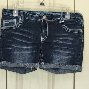 Junior's Amethyst Series 31 Size 11 Gently Worn Denim Jean Shorts Stretchy